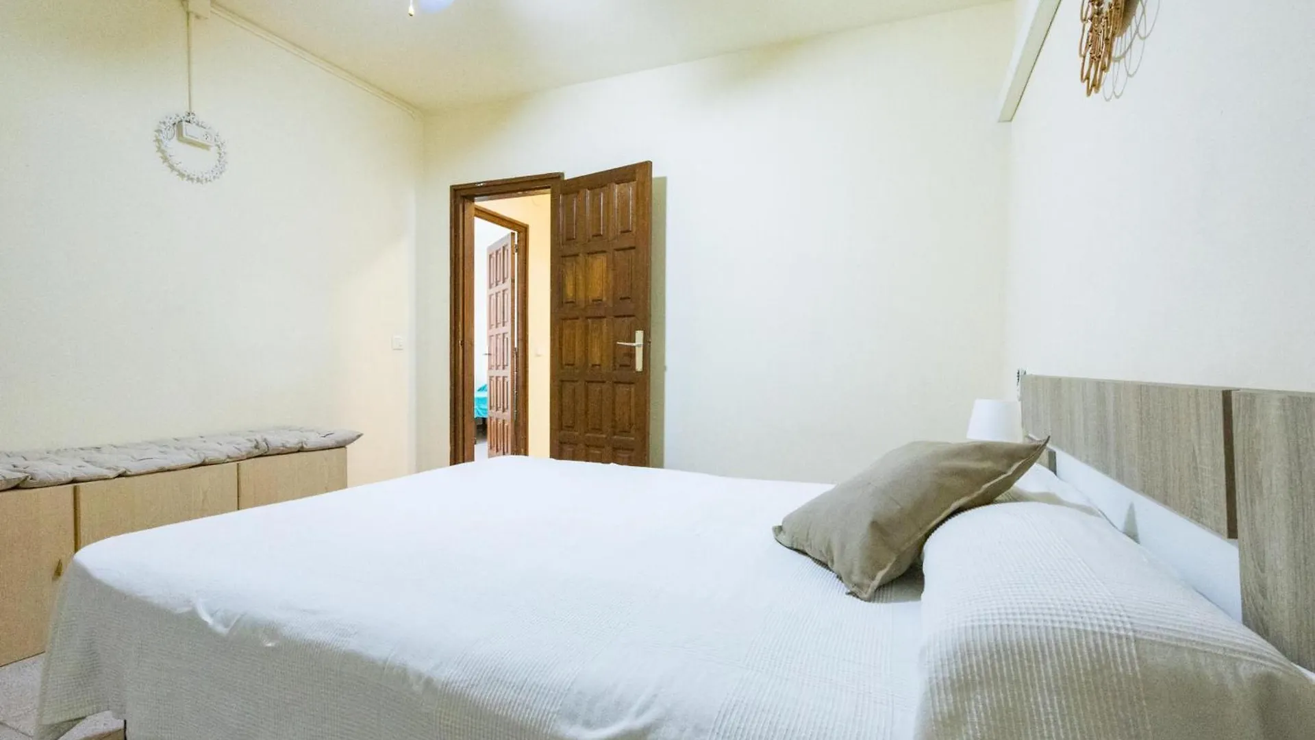 Дом отдыха Вилла Casa Familiar Con Terraza, Bbq, Wifi Y Parking A 900 M De La Playa En L'Escala - Es-325-8 Торроэлья-де-Монгри